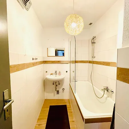 Mit Balkon Fuer 4 Personen, Messe, Airport Nürnberg